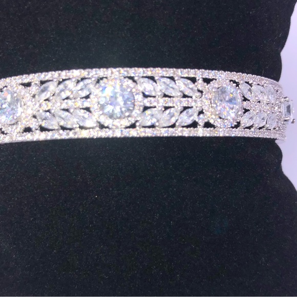 4.5ct Art Deco Cuff Bracelet - Picture 10 of 12